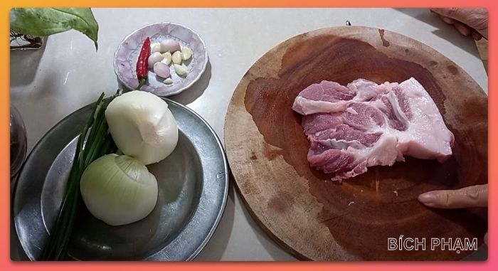 Nguyên liệu làm món thịt xào hành tây