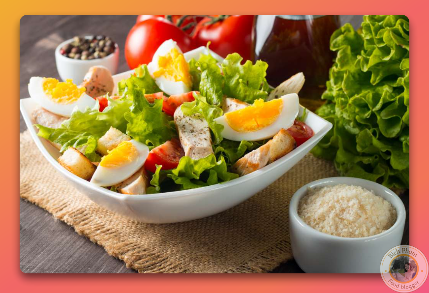 Trứng lòng đào ăn với Salat là món ngon dễ làm